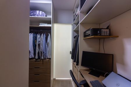 Casa à venda com 134m², 3 quartos e 3 vagasCloset