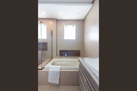 Casa à venda com 134m², 3 quartos e 3 vagasBanheiro da Suíte