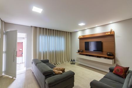 Casa à venda com 134m², 3 quartos e 3 vagasSala 