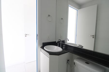 Apartamento à venda com 57m², 2 quartos e 1 vagaBanheiro da suíte 2