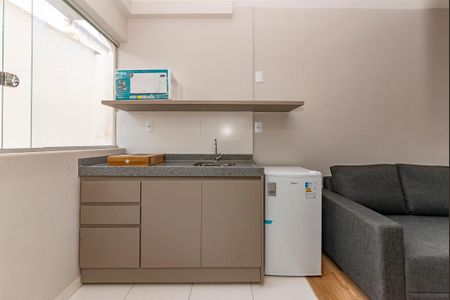 Cozinha de kitnet/studio para alugar com 1 quarto, 20m² em Vila Amaral, Belo Horizonte