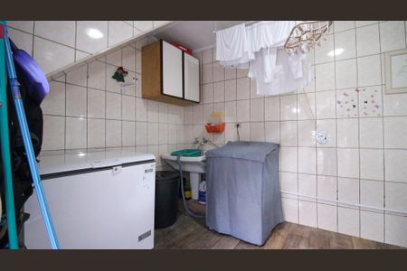 Casa à venda com 240m², 4 quartos e 3 vagas Casa à venda com 240m², 4 quartos e 3 vagasÁrea de Serviço