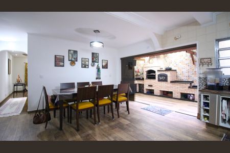 Casa à venda com 240m², 4 quartos e 3 vagasCozinha