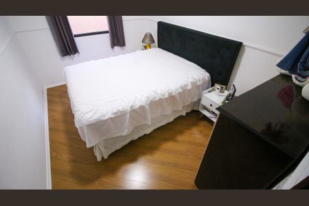 Casa à venda com 240m², 4 quartos e 3 vagas Casa à venda com 240m², 4 quartos e 3 vagasQuarto