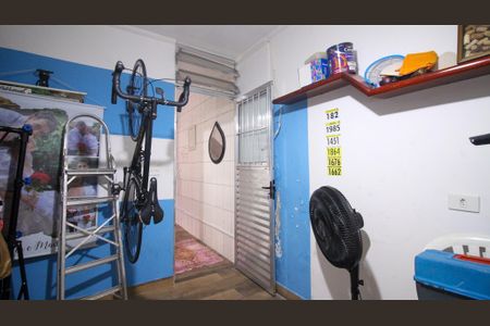 Casa à venda com 240m², 4 quartos e 3 vagas Casa à venda com 240m², 4 quartos e 3 vagasQuarto (Depósito)