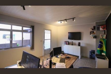 Casa à venda com 240m², 4 quartos e 3 vagasEscritório