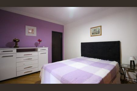 Casa à venda com 240m², 4 quartos e 3 vagasSuíte