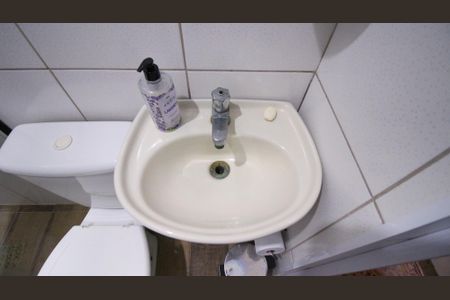 Casa à venda com 240m², 4 quartos e 3 vagas Casa à venda com 240m², 4 quartos e 3 vagasBanheiro 2