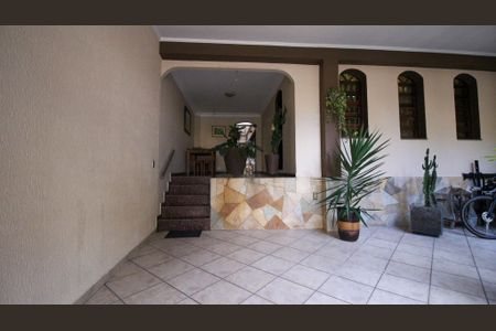 Casa à venda com 240m², 4 quartos e 3 vagas Casa à venda com 240m², 4 quartos e 3 vagasEntrada