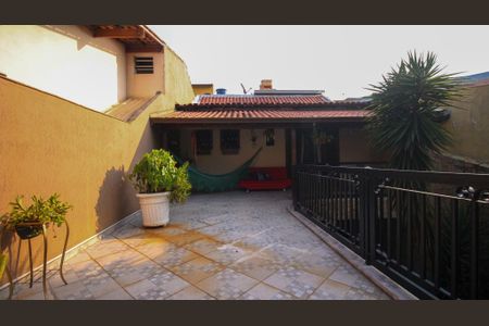 Casa à venda com 240m², 4 quartos e 3 vagasVaranda