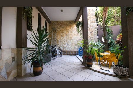 Casa à venda com 240m², 4 quartos e 3 vagasGaragem