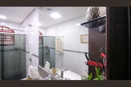 Casa à venda com 240m², 4 quartos e 3 vagas Casa à venda com 240m², 4 quartos e 3 vagasBanheiro 1