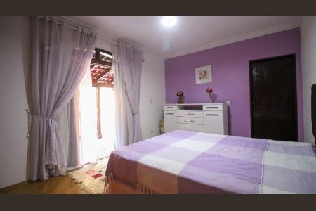 Casa à venda com 240m², 4 quartos e 3 vagas Casa à venda com 240m², 4 quartos e 3 vagasSuíte