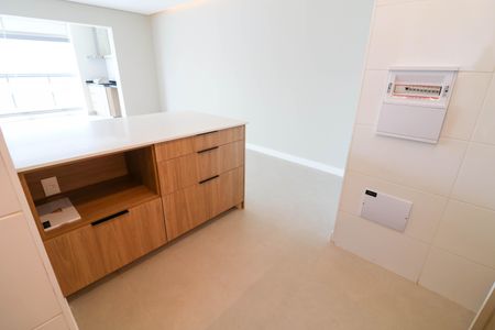 Cozinha de apartamento à venda com 2 quartos, 82m² em Jardim das Acacias, São Paulo