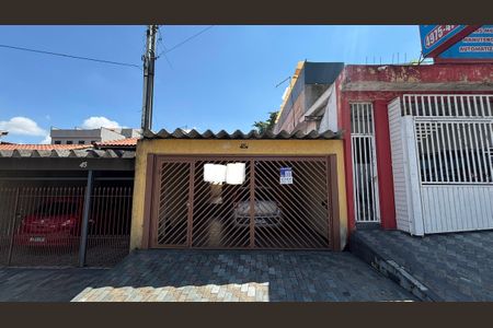 Casa à venda com 68m², 2 quartos e 2 vagas Casa à venda com 68m², 2 quartos e 2 vagasFachada