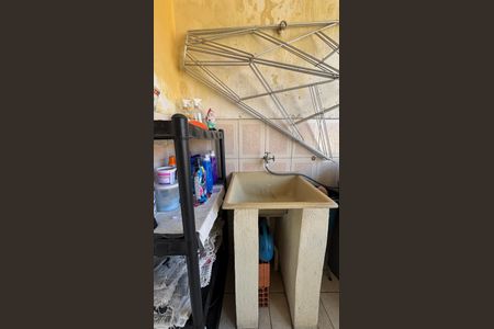 Casa à venda com 68m², 2 quartos e 2 vagas Casa à venda com 68m², 2 quartos e 2 vagasQuintal - Area de Serviçø