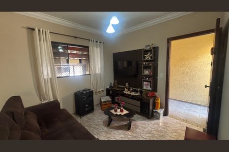 Casa à venda com 68m², 2 quartos e 2 vagas Casa à venda com 68m², 2 quartos e 2 vagasSala