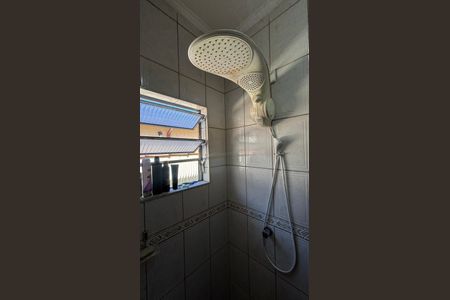 Casa à venda com 68m², 2 quartos e 2 vagas Casa à venda com 68m², 2 quartos e 2 vagasBanheiro