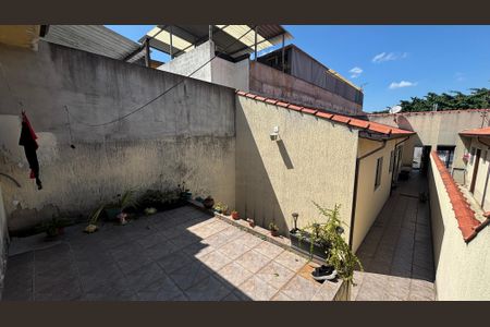 Casa à venda com 68m², 2 quartos e 2 vagas Casa à venda com 68m², 2 quartos e 2 vagasQuintal