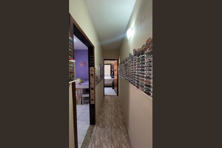 Casa à venda com 68m², 2 quartos e 2 vagas Casa à venda com 68m², 2 quartos e 2 vagasCorredor