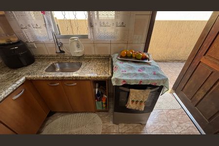 Casa à venda com 68m², 2 quartos e 2 vagas Casa à venda com 68m², 2 quartos e 2 vagasCozinha