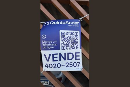 Casa à venda com 68m², 2 quartos e 2 vagas Casa à venda com 68m², 2 quartos e 2 vagasFachada