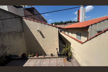 Casa à venda com 68m², 2 quartos e 2 vagas Casa à venda com 68m², 2 quartos e 2 vagasQuintal