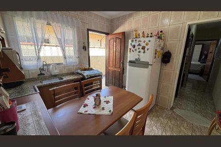 Casa à venda com 68m², 2 quartos e 2 vagas Casa à venda com 68m², 2 quartos e 2 vagasCozinha