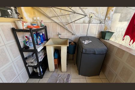 Casa à venda com 68m², 2 quartos e 2 vagas Casa à venda com 68m², 2 quartos e 2 vagasQuintal - Area de Serviçø