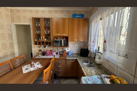 Casa à venda com 68m², 2 quartos e 2 vagas Casa à venda com 68m², 2 quartos e 2 vagasCozinha