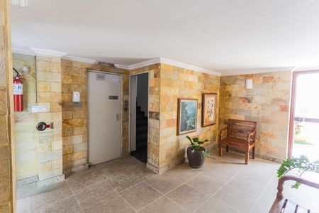 Apartamento à venda com 132m², 3 quartos e 1 vaga Apartamento à venda com 132m², 3 quartos e 1 vagaHall de entrada