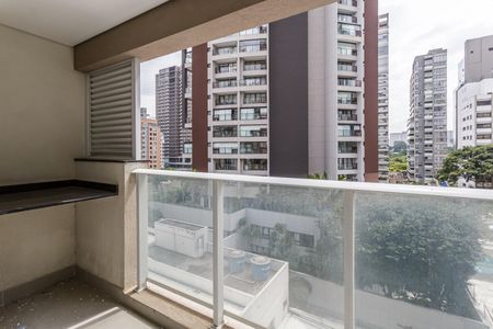 Varanda de kitnet/studio à venda com 1 quarto, 35m² em Moema, São Paulo