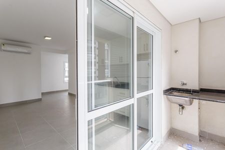 Varanda de kitnet/studio à venda com 1 quarto, 35m² em Moema, São Paulo