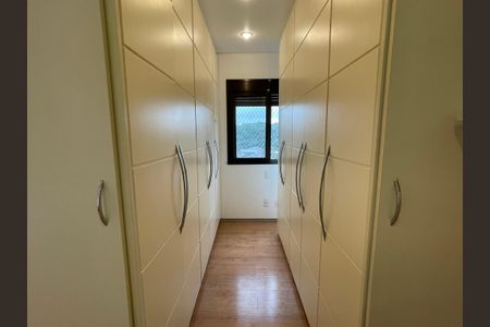 Apartamento para alugar com 75m², 2 quartos e 2 vagasCloset da suíte 1