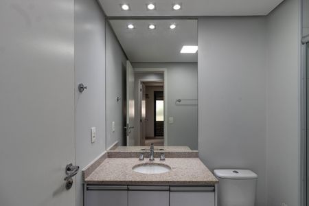 Apartamento à venda com 72m², 2 quartos e 1 vaga Apartamento à venda com 72m², 2 quartos e 1 vagaBanheiro