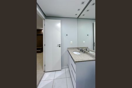 Apartamento à venda com 72m², 2 quartos e 1 vaga Apartamento à venda com 72m², 2 quartos e 1 vagaBanheiro