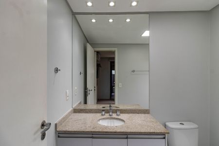 Apartamento à venda com 72m², 2 quartos e 1 vaga Apartamento à venda com 72m², 2 quartos e 1 vagaBanheiro da Suíte