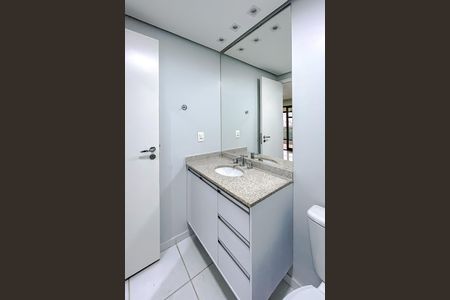 Apartamento à venda com 72m², 2 quartos e 1 vaga Apartamento à venda com 72m², 2 quartos e 1 vagaBanheiro