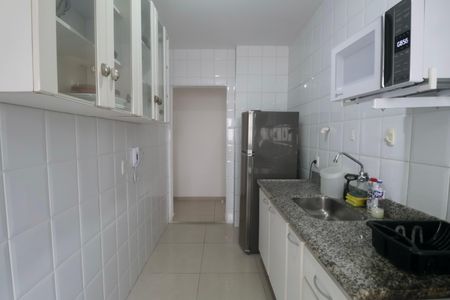 Apartamento para alugar com 74m², 2 quartos e 2 vagasCozinha