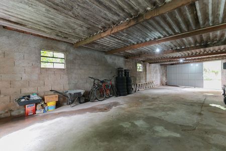 Casa para alugar com 572m², 1 quarto e 10 vagas Casa para alugar com 572m², 1 quarto e 10 vagasGaragem