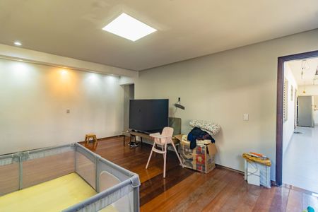 Casa à venda com 540m², 4 quartos e 6 vagas