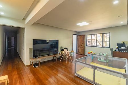 Casa à venda com 4 quartos, 540m² em Vila da Saúde, São Paulo