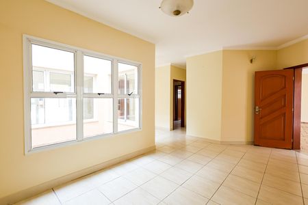 Casa para alugar com 263m², 4 quartos e 2 vagasSala