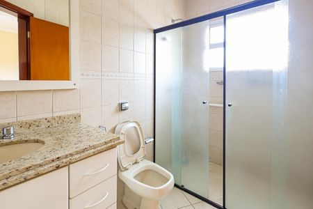 Casa para alugar com 263m², 4 quartos e 2 vagasBanheiro da Suíte