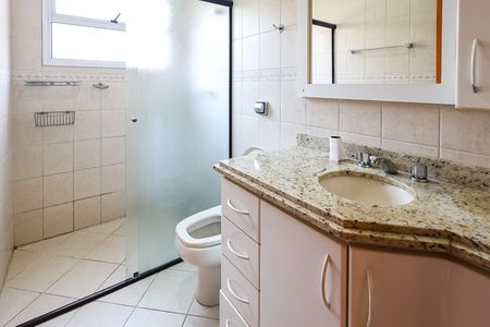 Casa para alugar com 263m², 4 quartos e 2 vagasBanheiro