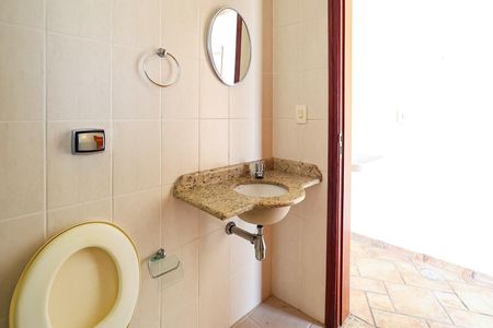 Casa para alugar com 263m², 4 quartos e 2 vagasÁrea gourmet - Banheiro