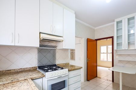 Casa para alugar com 263m², 4 quartos e 2 vagasCozinha