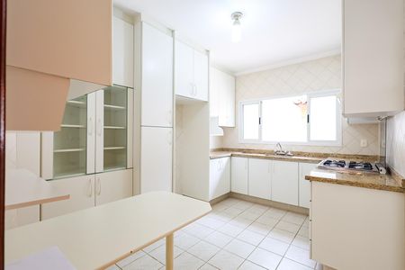 Casa para alugar com 263m², 4 quartos e 2 vagasCozinha