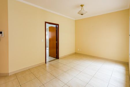 Casa para alugar com 263m², 4 quartos e 2 vagasSala