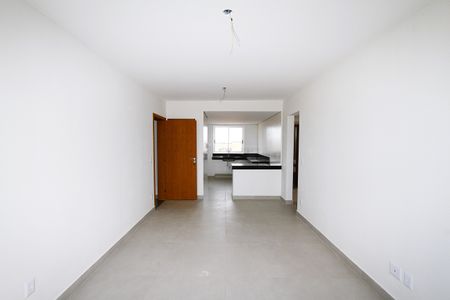 Sala de apartamento à venda com 3 quartos, 87m² em Padre Eustáquio, Belo Horizonte